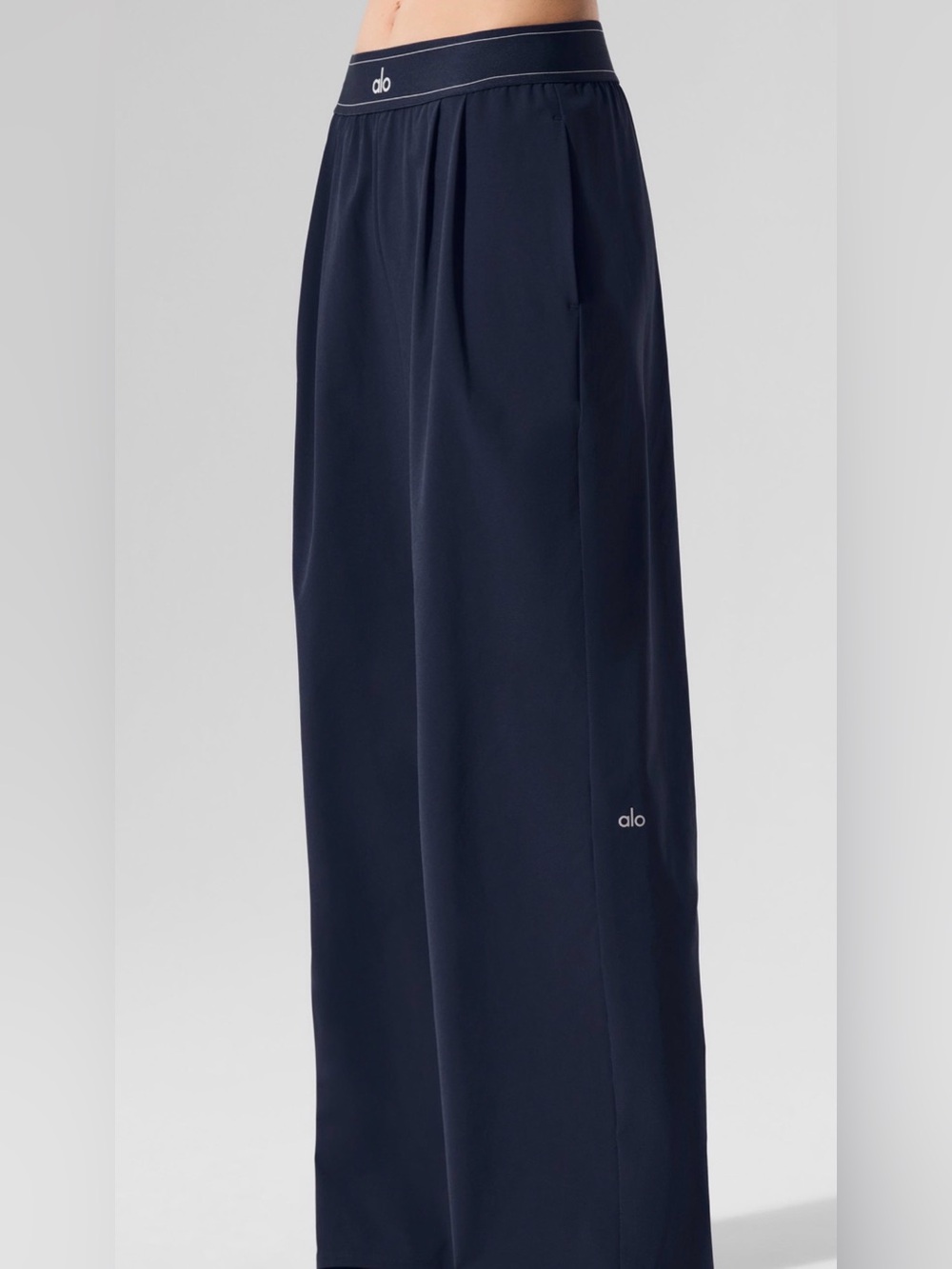 Alo yoga suit up trousers